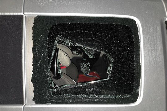 Rozbíjel auta a kradl, kde mohl. V Plzni řádil recidivista