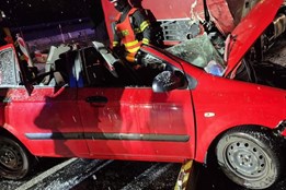 Smrtelná nehoda na dálnici D55 u Napajedel: Srážku s kamionem nepřežila mladá žena