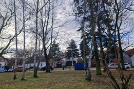 Nové cesty i lavičky. Křimické náměstí se promění