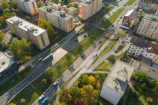 Dělníci obsadili Rokycanskou. Začala stavba lávky, která nahradí starý podchod