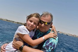 Adélka bojuje s nádorem mozku a teď přišla i o milovaného tátu