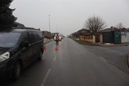 Policie hledá svědky nehody ve Vejprnicích. Dodávka se střetla s nezletilou dívkou