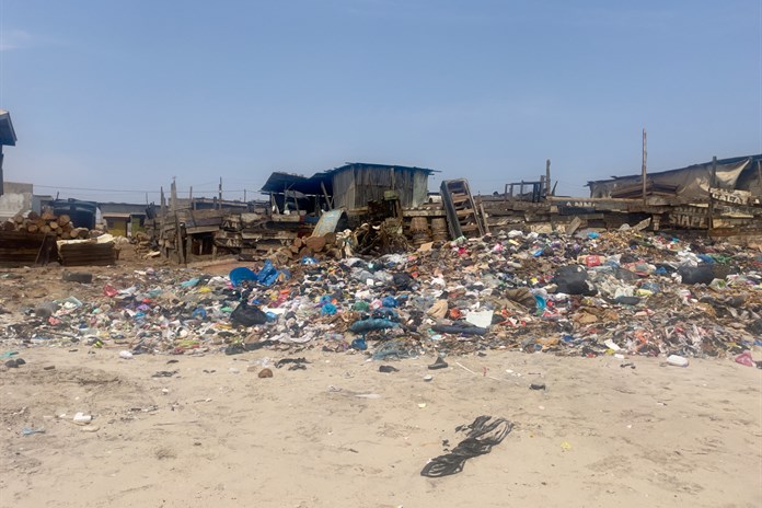 Slum v Ghaně. Foto se souhlasem L. Piknerové