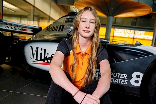 Plzeňská stopa ve světě Formule. Ella Häkkinen míří do stáje McLaren