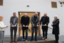 Klatovy mají nové zázemí pro turisty a cyklisty: úschovna kol, veřejné WC a infopoint