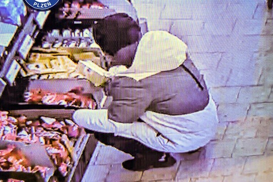 Zátah na „kávového magnáta“: Strážníci v Kopeckého sadech dopadli starého známého