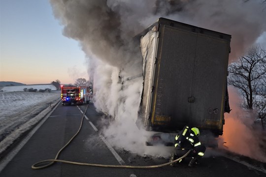 Provoz u Krhové na Vsetínsku zkomplikoval požár nákladního automobilu